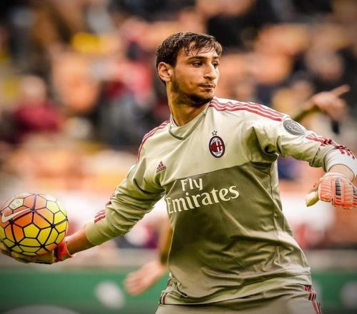 朗佐与拉梅洛的家族背景与篮球传承（鲍尔兄弟的家族渊源与篮球血脉传承）