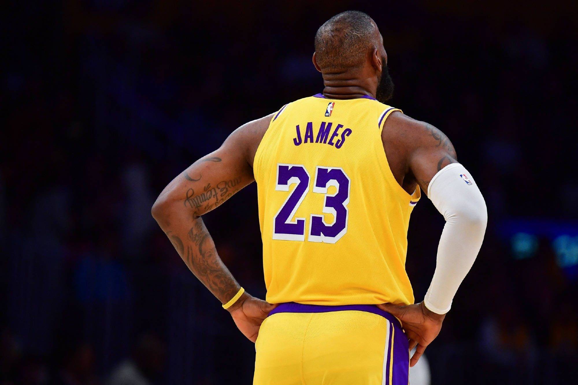 手感热得发烫！拉文半场三分7中6独砍29分5篮板（拉文半场火力全开：三分7投6中，豪取29分5板）