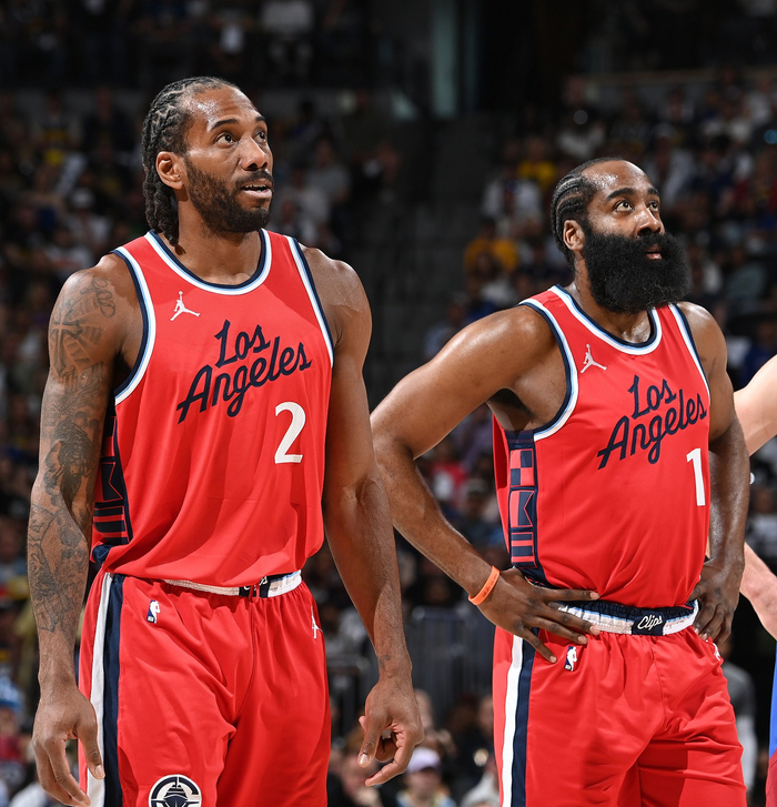 申京：KD对待训练就像比赛一样全力投入，19年如一日的坚持（申京赞KD训练投入如赛场，19年如一日坚持不怠）