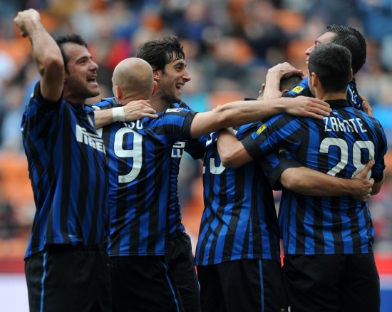 蓝黑门柱再塑？国米考量门将未来布局，解析维卡里奥方案（国米谋划门将线新布局：维卡里奥方案全解析）