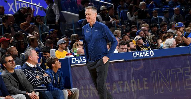 明天独行侠主场迎战活塞 安东尼·戴维斯因小腿伤势出战成疑（明日独行侠坐镇主场迎战活塞，安东尼·戴维斯因小腿伤势出场成疑）