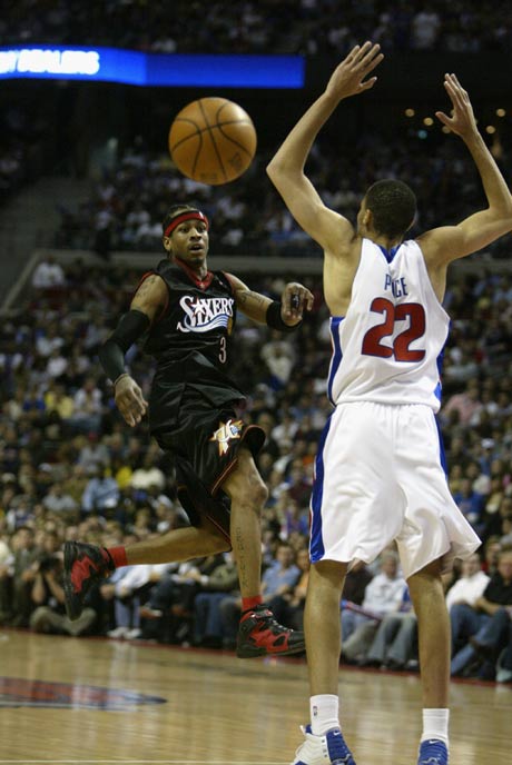 马克西全场爆发，末节狂砍11分助球队逆转胜（马克西火力全开，末节11分率队完成逆转）