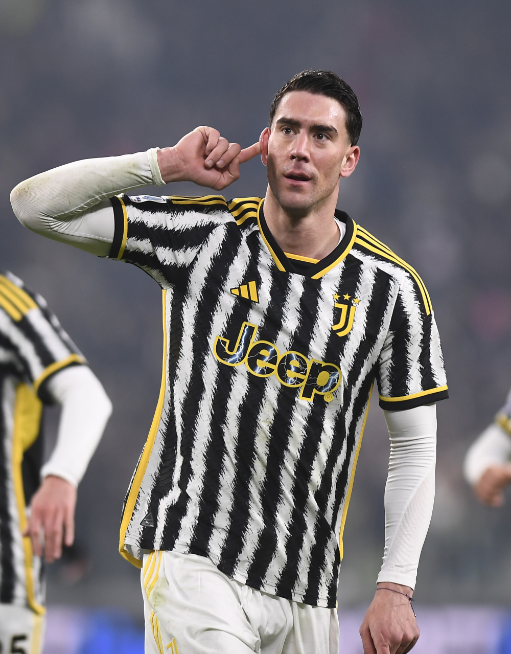 足球和篮球观赛热回暖，全球关注度持续上升（足篮观赛热度回升，全球关注度持续攀升）