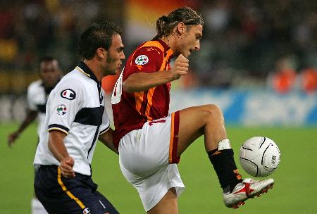 沃尔什的表现犹如球场上的新无眉大侠，场均贡献15.7分，命中率高达95%（沃尔什化身球场无眉新侠，场均15.7分、投篮命中率高达95%）