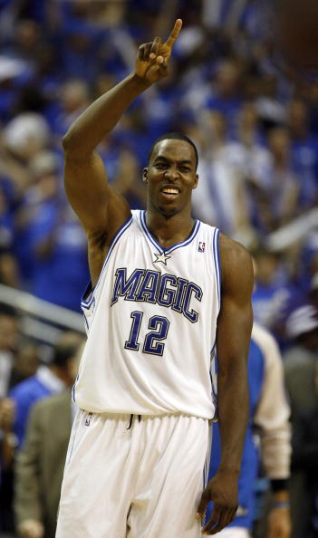 苗原透露徐新成云南中场头号目标，谈判进度达80%（苗原称云南将徐新视为中场引援首选，谈判已推进至八成）